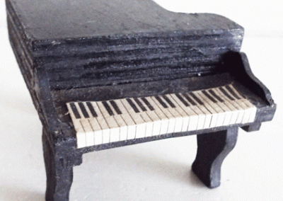 c1930s Tiny Toy Piano @ £13.95SOLD